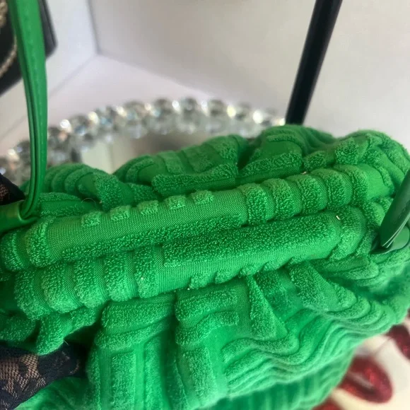 Green canvas Textured Women's crossbody Bag - Picture 7 of 9